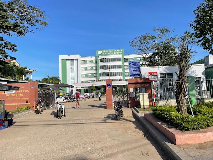 Hình ảnh mặt tiền khang trang của Bệnh viện Đa khoa Bồng Sơn tại địa chỉ 202 Quang Trung Hoài Nhơn Bình Định