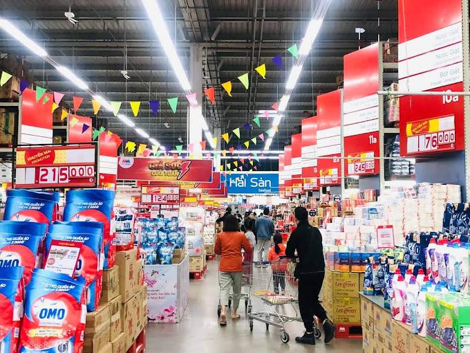 Các loại hàng hóa đa dạng từ thực phẩm đến đồ dùng tại MM Mega Market Hưng Lợi