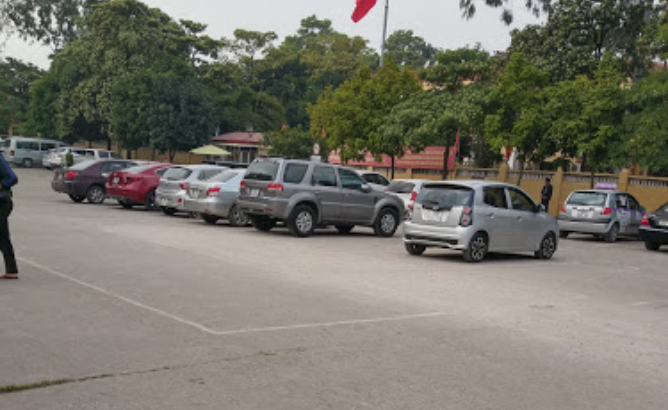 Hình ảnh mặt tiền chi nhánh ngân hàng VietinBank tại khu vực Linh Đàm, Hà Nội