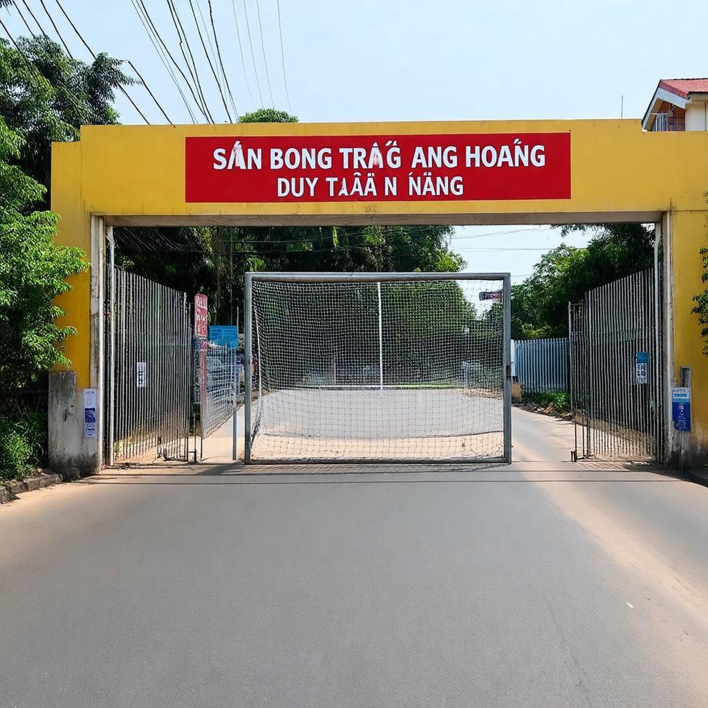 Hinh anh cong vao san bong Trang Hoang tai dia chi 86 Duy Tan, Hai Chau, Da Nang.