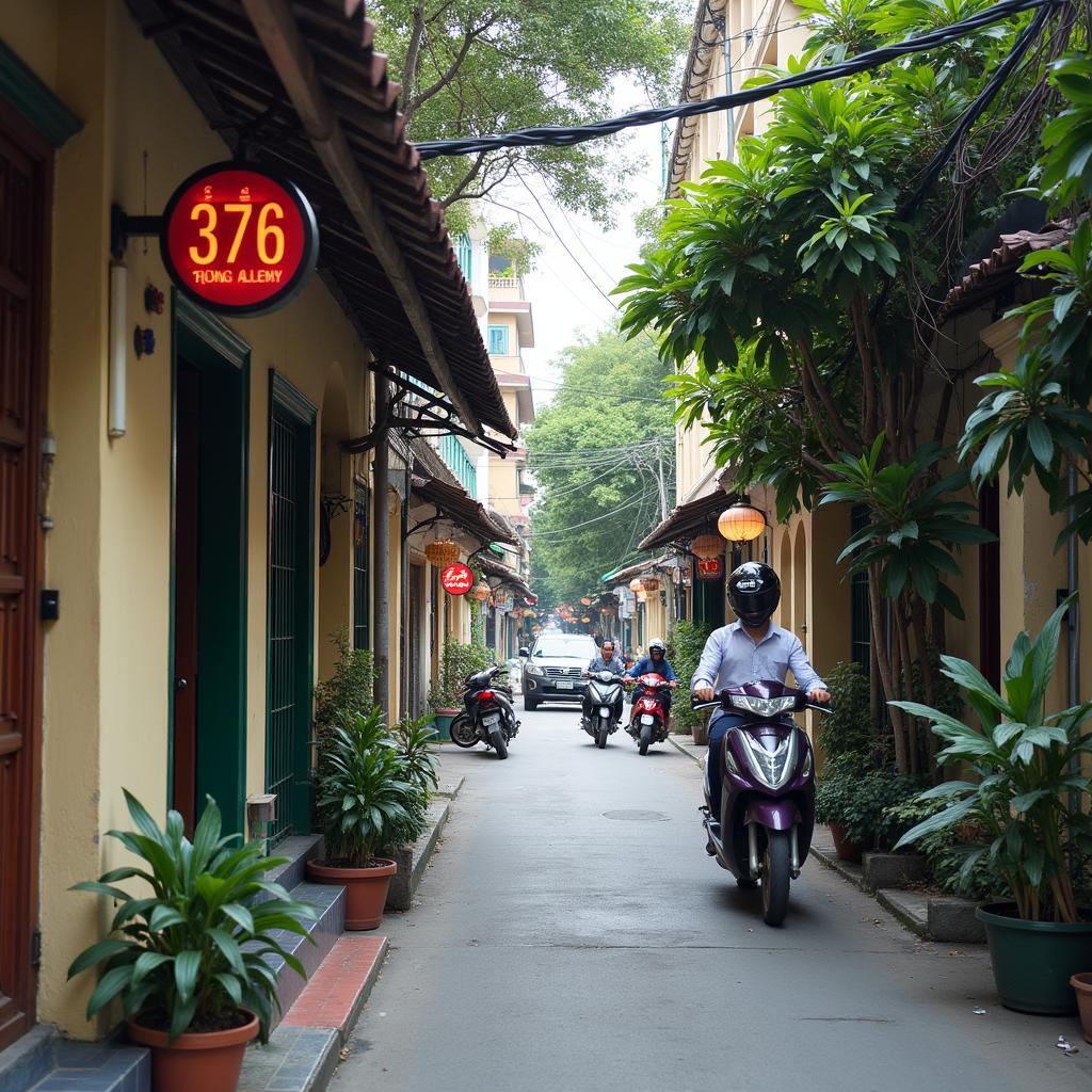 Lối vào Ngõ 376 Đường Bưởi, quận Ba Đình, Hà Nội từ phía đường lớn sầm uất