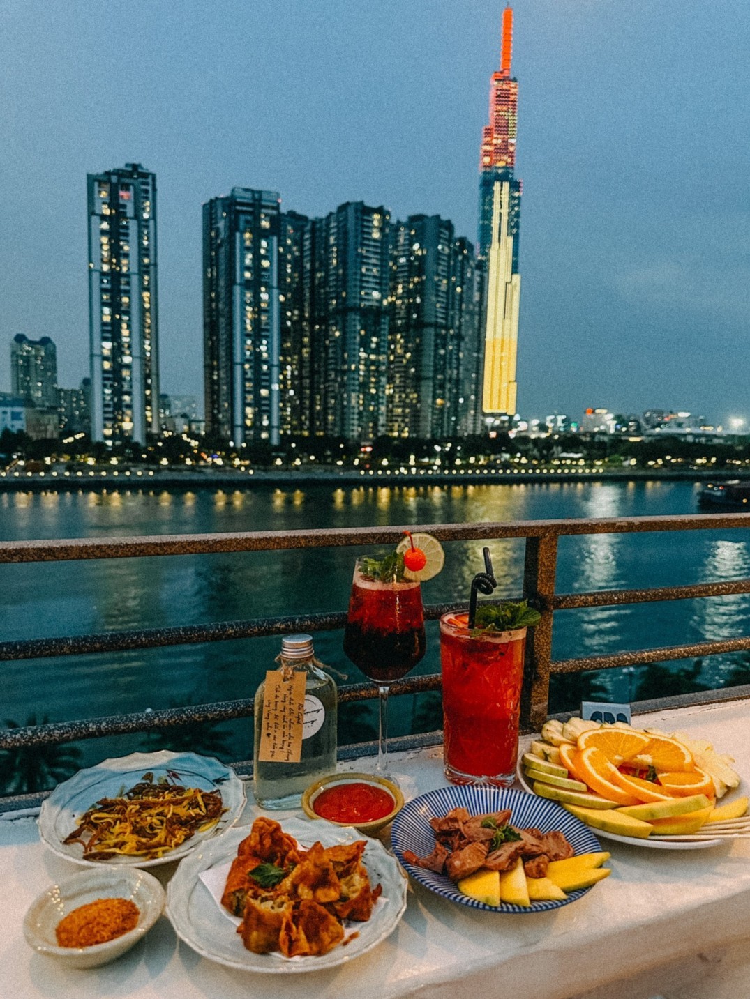 Chill há»›t náº¥c vá»›i Cháº¡ng Váº¡ng Rooftop, khoáº£ng bÃ¬nh yÃªn giá»¯a thÃ nh phá»‘ nhá»™n nhá»‹p 19