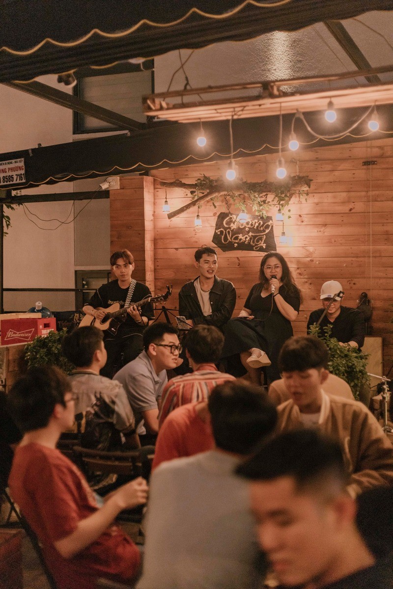 Chill há»›t náº¥c vá»›i Cháº¡ng Váº¡ng Rooftop, khoáº£ng bÃ¬nh yÃªn giá»¯a thÃ nh phá»‘ nhá»™n nhá»‹p 20