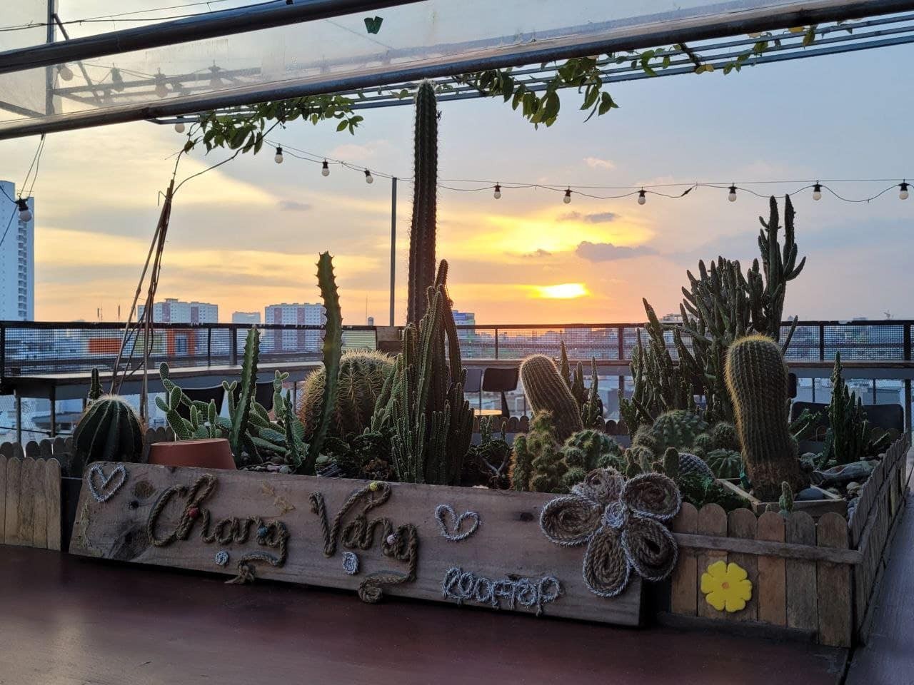 Chill há»›t náº¥c vá»›i Cháº¡ng Váº¡ng Rooftop, khoáº£ng bÃ¬nh yÃªn giá»¯a thÃ nh phá»‘ nhá»™n nhá»‹p 6