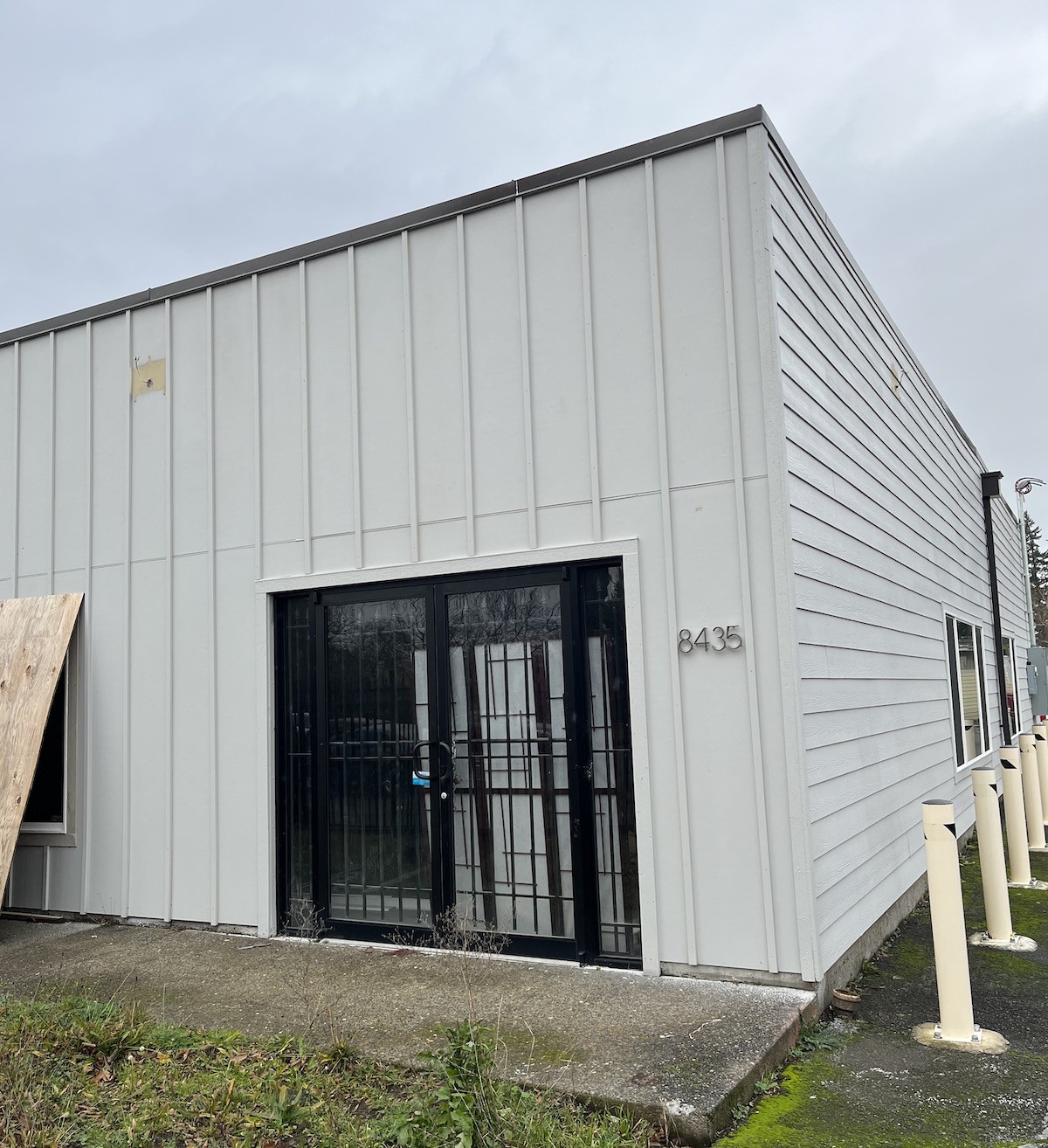 Exterior of the building that will be home to Trung Nguyen Legend Cafe i Portland, Oregon.