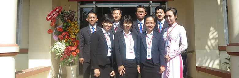 Hình ảnh đội ngũ cán bộ công nhân viên của các doanh nghiệp trong KCN, đại diện cho công ty tnhh in na nu sài gòn