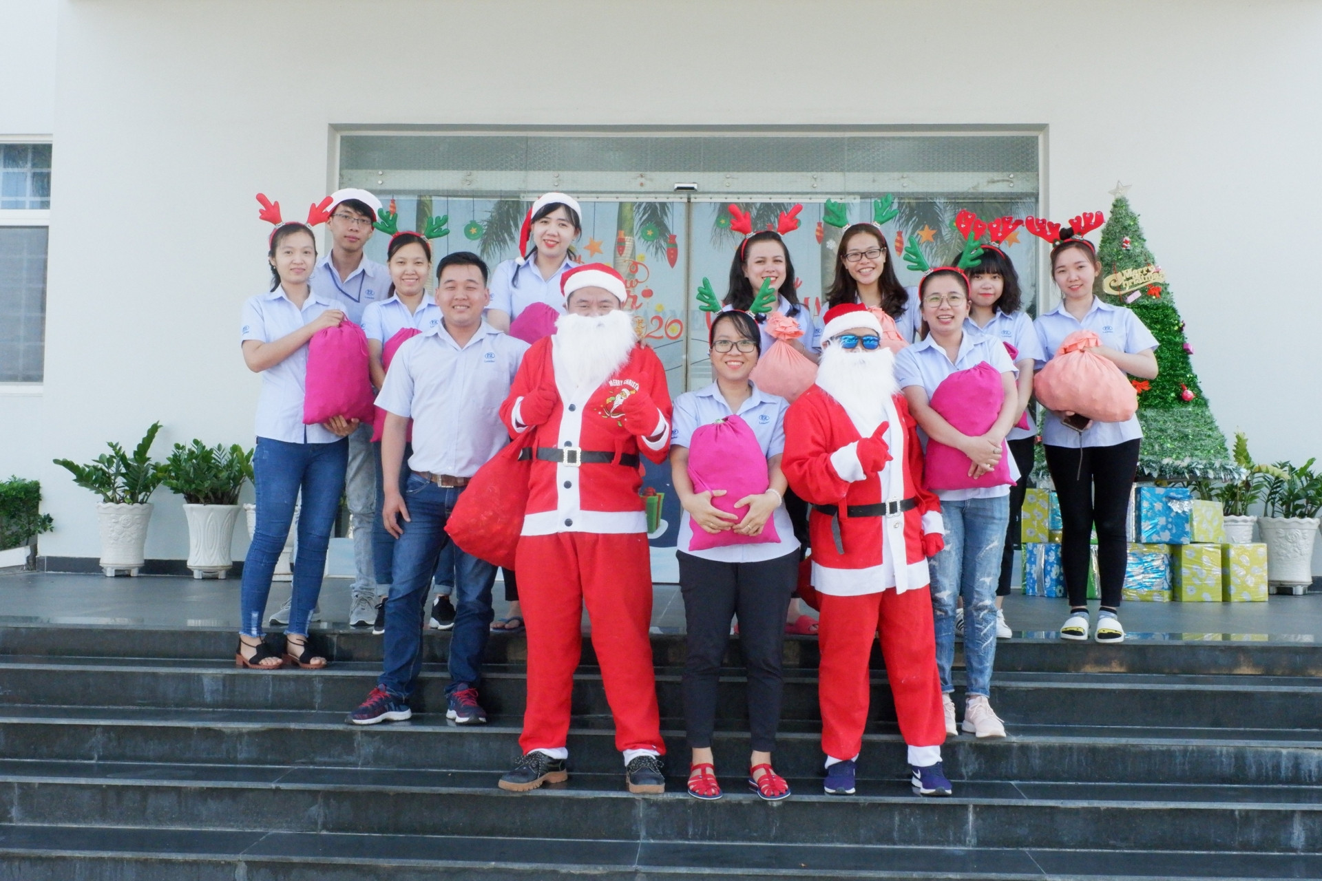 Công đoàn Công ty TNHH May mặc Leader (Việt Nam) tổ chức hoạt động vui chơi