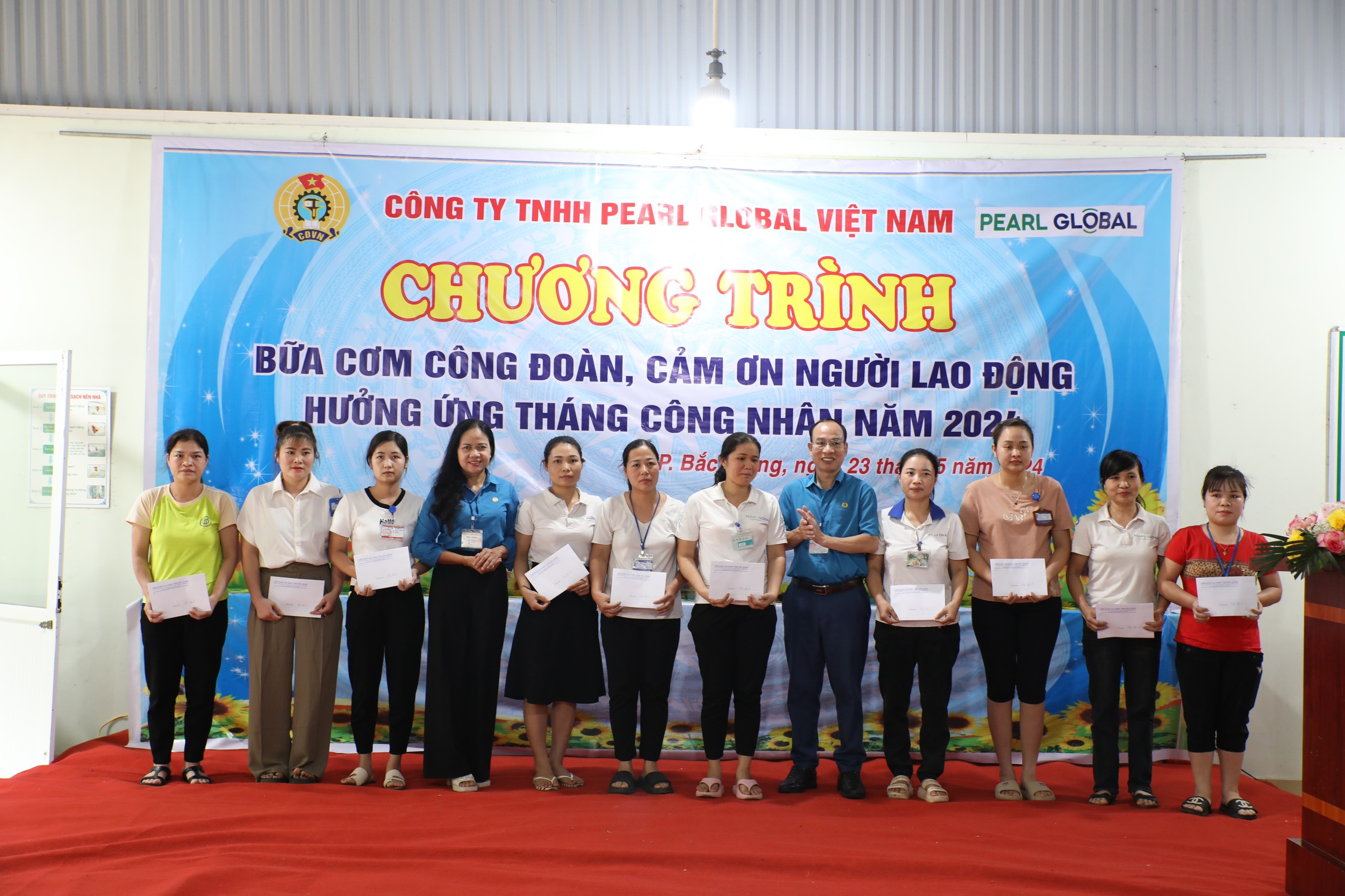 Đoàn viên công ty TNHH Pearl Global Việt Nam tham gia bữa cơm công đoàn ấm áp