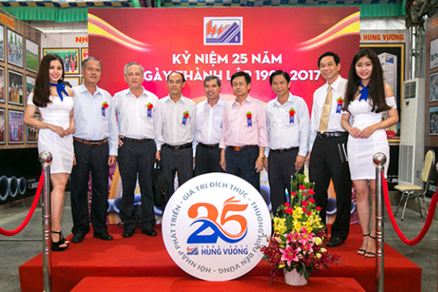 Khu chụp hình kỷ niệm tại lễ kỷ niệm 25 năm thành lập công ty tnhh xây dựng công trình hùng vương