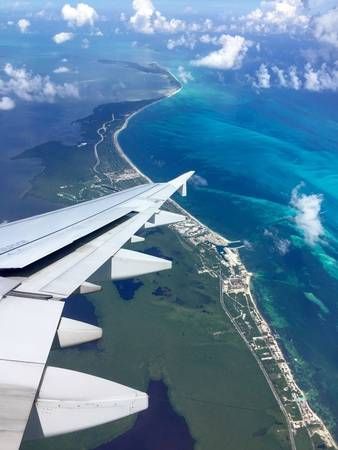 Trải nghiệm du lịch trên máy bay: Cánh đồng xanh mướt và sông uốn lượn