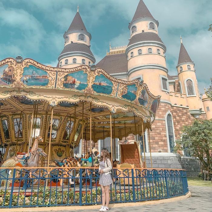 Khu vui chơi VinWonders Nha Trang sôi động, trải nghiệm du lịch tự túc cùng gia đình