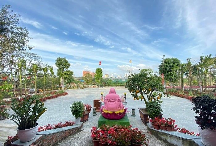 Khung cảnh yên bình tại điểm du lịch Nghệ An - chùa Cần Linh