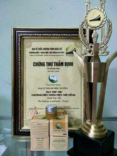 CÔNG TY TNHH DƯỢC MỸ PHẨM THANH MỘC HƯƠNG nhận giải thưởng Top 100 Thương hiệu nổi tiếng, khẳng định uy tín trên thị trường.