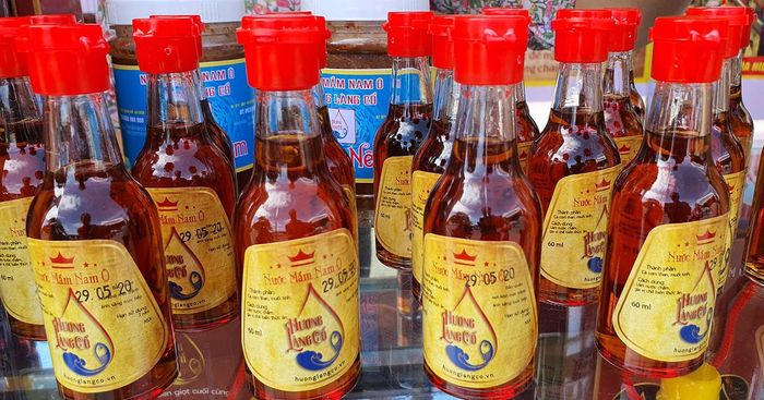 Nước mắm Nam Ô - đặc sản Đà Nẵng làm quà truyền thống