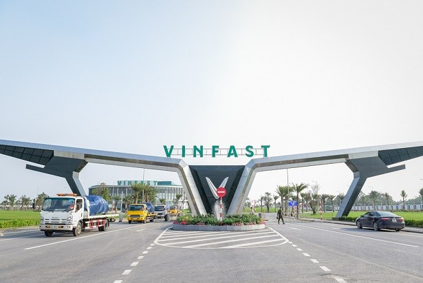 Hình ảnh Dự án VinFast - Hải Phòng tại KCN Đình Vũ – Cát Hải, Hải Phòng, một biểu tượng của ngành công nghiệp ô tô Việt Nam, với sự đóng góp của Công ty TNHH Thương mại và Dịch vụ Đông Á.