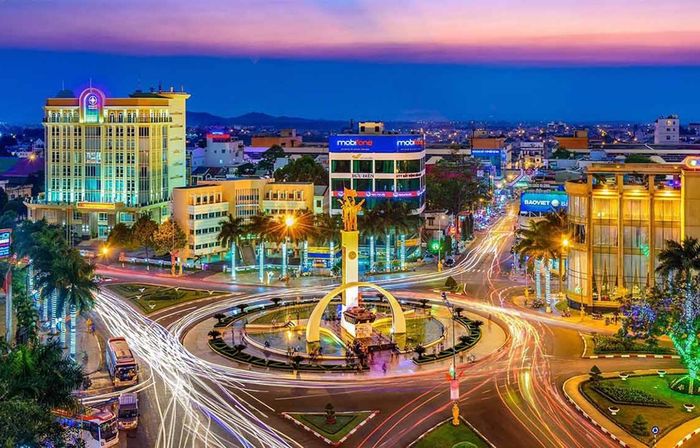 Buôn Ma Thuột khi đêm về