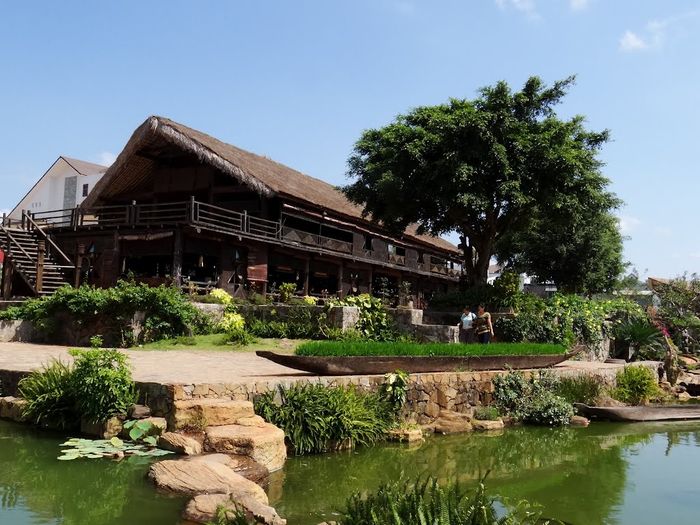 Ghé thăm Làng cà phê Trung Nguyên và thưởng thức một tách cà phê Ban Mê mới thật sự hoàn hảo bạn nhé
