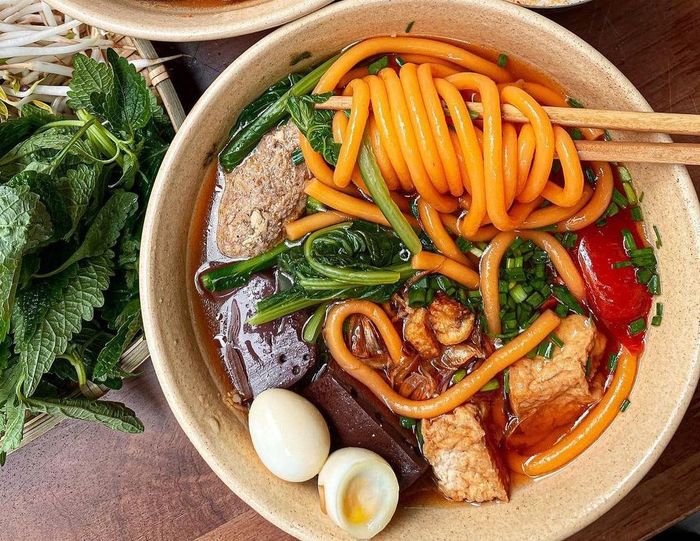 Nếu không thưởng thức Bún đỏ, chuyến đi có thể trở nên thiếu mất một phần niềm vui