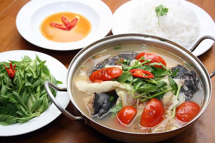 Ngoài Sa Pa, du khách kinh nghiệm phượt du lịch Buôn Mê Thuột cũng nên thử lẩu cá lăng Buôn Ma Thuột