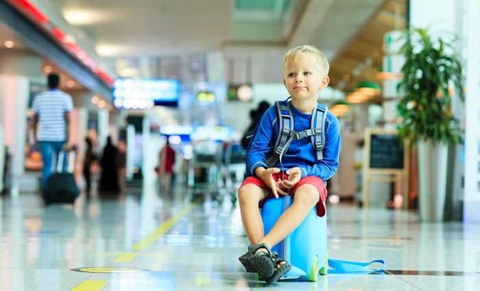 Lưu ý quan trọng khi chuẩn bị đồ cho bé đi du lịch mùa hè bằng máy bay