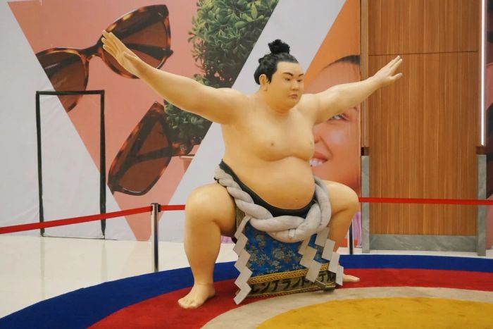 Du lịch Hokkaido tháng 7: Võ sĩ Sumo đang thi đấu