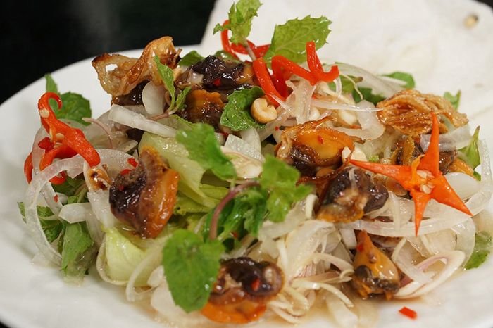 Gỏi sò lông hoa chuối, ẩm thực Hòn Tre tự túc