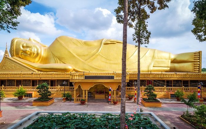 Tượng Phật nằm khổng lồ tại Chùa Vàm Ray, điểm nhấn kiến trúc Phật giáo tại Trà Vinh