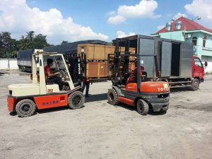 Xe tải vận chuyển hàng hóa chuyên nghiệp