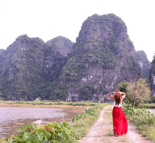 Vẻ đẹp từ trên cao: Thành phố sôi động khi nhìn từ cửa sổ máy bay