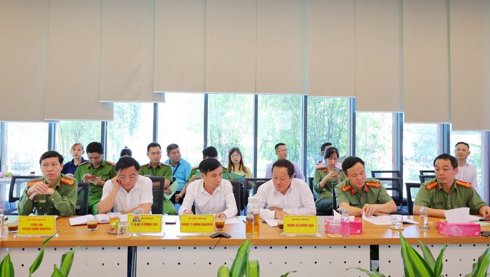 Các đại diện ký kết quy chế phối hợp đảm bảo ANTT