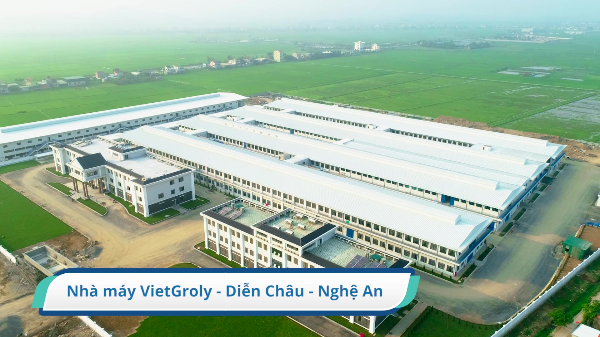 Hình ảnh Nhà máy VietGroly - Nghệ An tại Diễn Châu, Nghệ An, một dự án công nghiệp quy mô lớn (80.000m2) mà Công ty TNHH Thương mại và Dịch vụ Đông Á đã thực hiện.