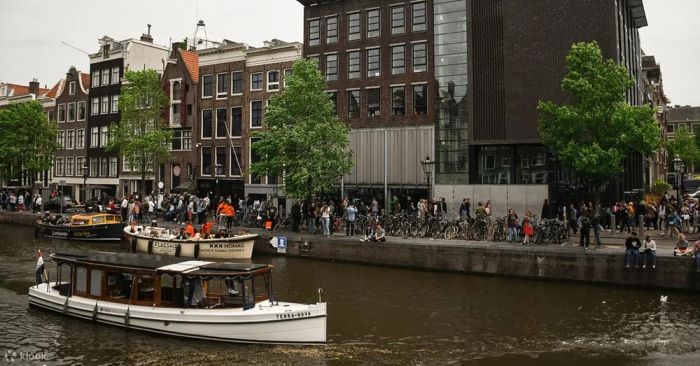 Nhà Anne Frank ở Amsterdam, nơi lưu giữ câu chuyện lịch sử cảm động