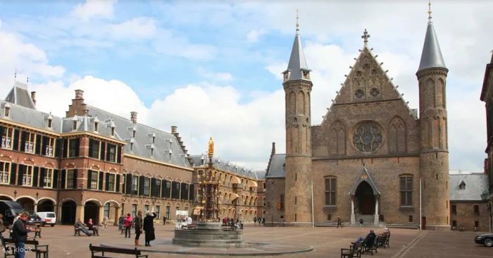 Binnenhof, trái tim chính trị của The Hague với kiến trúc lịch sử