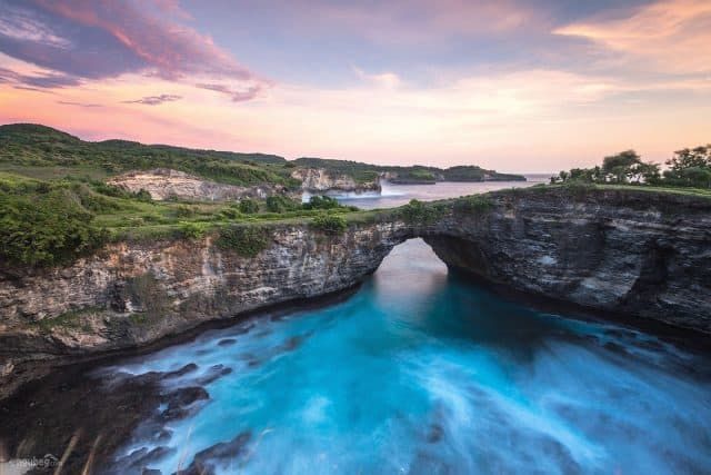 Kinh nghiệm du lịch Bali: Pasih Uug với cánh cổng đá độc đáo