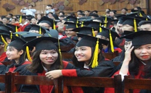 Buổi lễ tốt nghiệp trang trọng, tạo cơ hội cho ứng viên quan tâm đến Công ty TNHH Hóa Nông Lúa Vàng