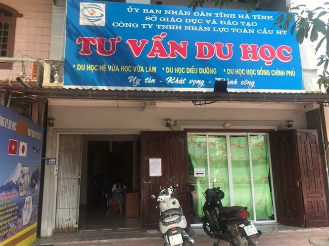 Hình ảnh minh họa một công ty tuyển dụng lao động có dấu hiệu vi phạm pháp luật, làm nổi bật sự cần thiết của việc kiểm tra thông tin kỹ lưỡng khi tìm hiểu về CÔNG TY TNHH NHÂN LỰC QUỐC TẾ JAVIKO và các đối tác.