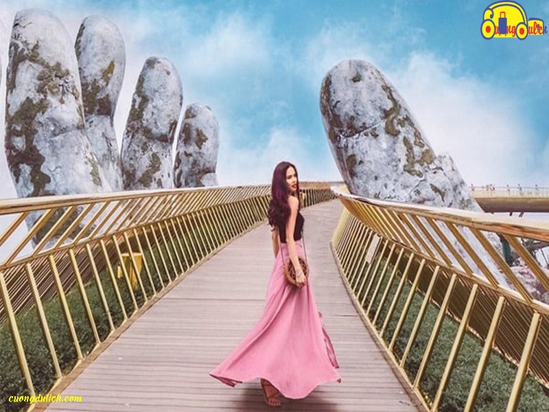 Bãi biển Mỹ Khê Đà Nẵng với cát trắng mịn và hàng dừa xanh mát