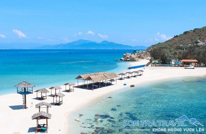 Bãi biển Nha Trang đẹp mê hoặc