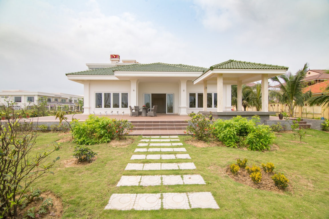 Bãi biển riêng tư tuyệt đẹp của Khách sạn Biển Vàng Quảng Bình