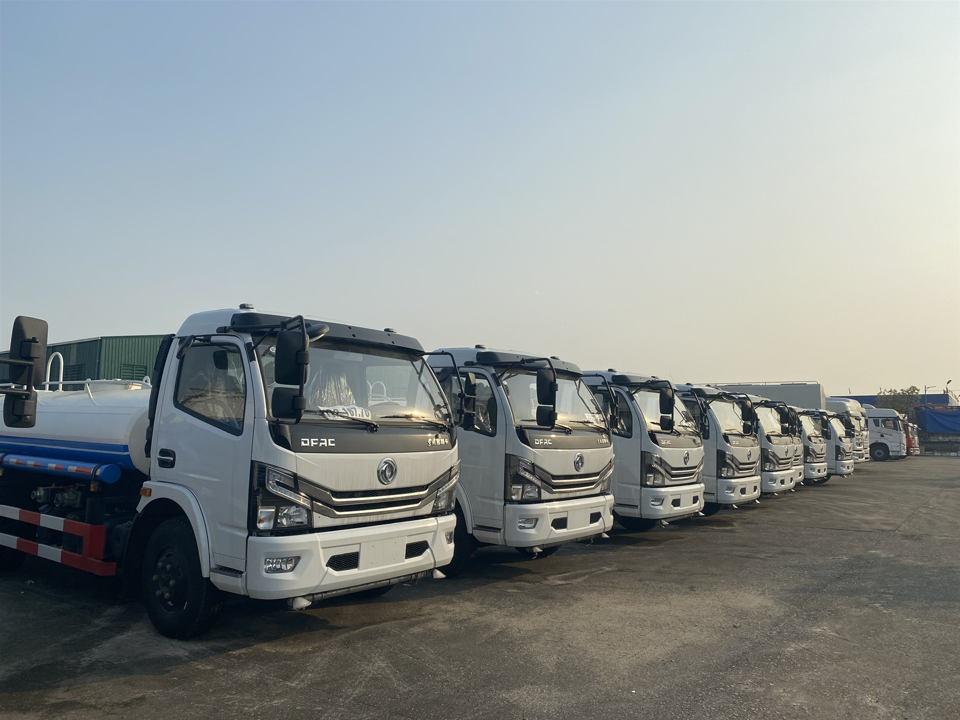 Các dòng xe chuyên dụng của Công Ty TNHH ô tô Đông Phong Việt Nam