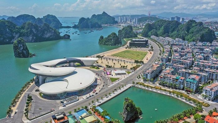 Vịnh Hạ Long – kỳ quan thiên nhiên trên bản đồ du lịch Việt Nam