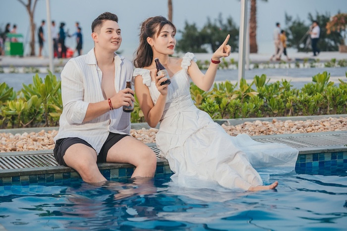 Bạn nên đặt phòng trước ít nhất 1 tháng để tránh hết phòng vào dịp cao điểm tại Hà Tĩnh