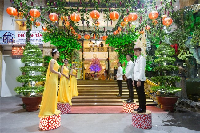 Bàn tiệc cưới ấm cúng và sang trọng tại Trung tâm Hội nghị Tiệc cưới Golden Center