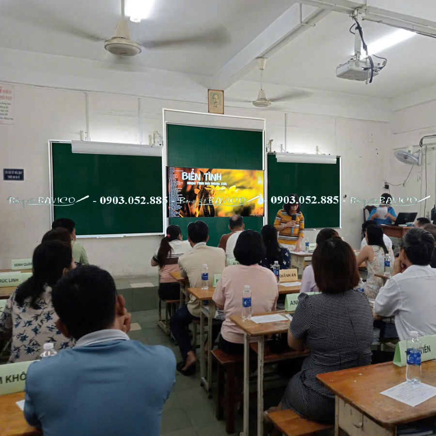 Bảng Trượt Đứng Nguyên Khối Kết Hợp TV hoặc Bảng Thông Minh
