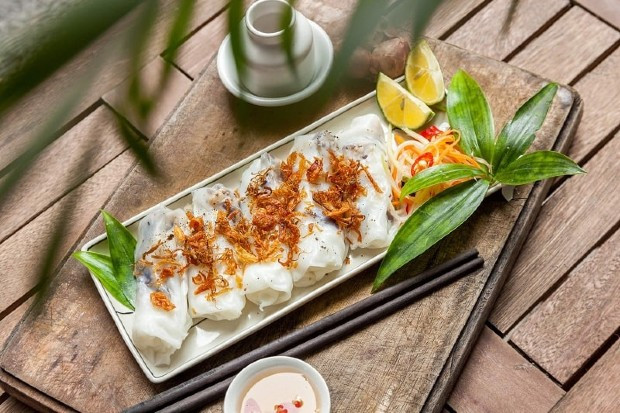 Bánh cuốn Thanh Trì mang đậm hương vị đặc trưng, món ăn không thể bỏ qua khi ghé thăm thủ đô Hà Nội.
