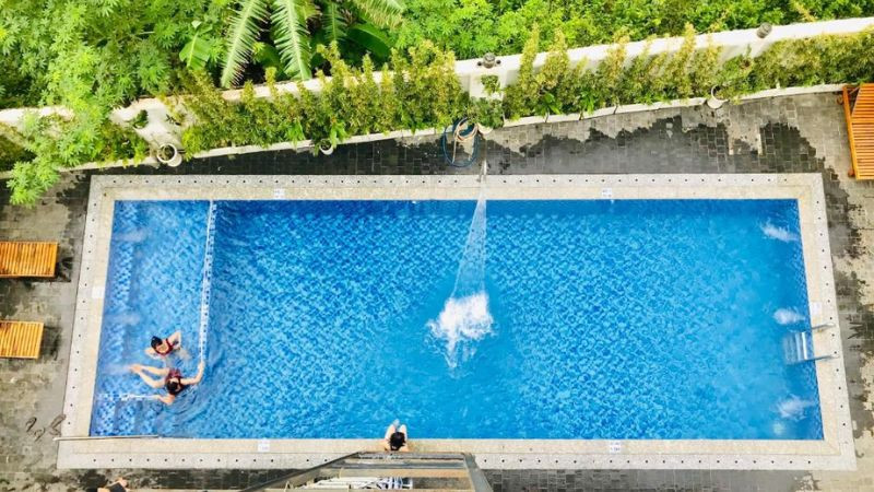 Bể bơi ngoài trời hiện đại tại Nesta Phú Quốc Hotel, lựa chọn khách sạn phú quốc giá rẻ