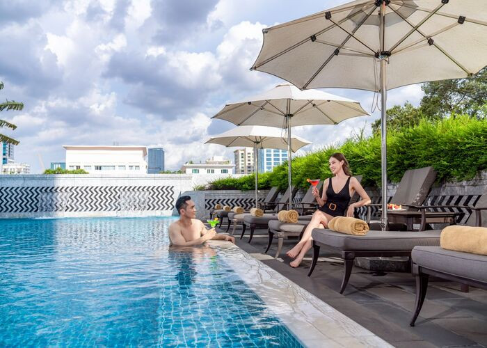 bể bơi tại khách sạn gần Thảo Cầm Viên TP HCM