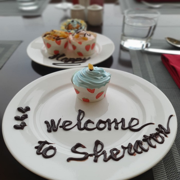 Bên trong nhà hàng Harbor tại Sheraton Hải Phòng với tầm nhìn tuyệt đẹp