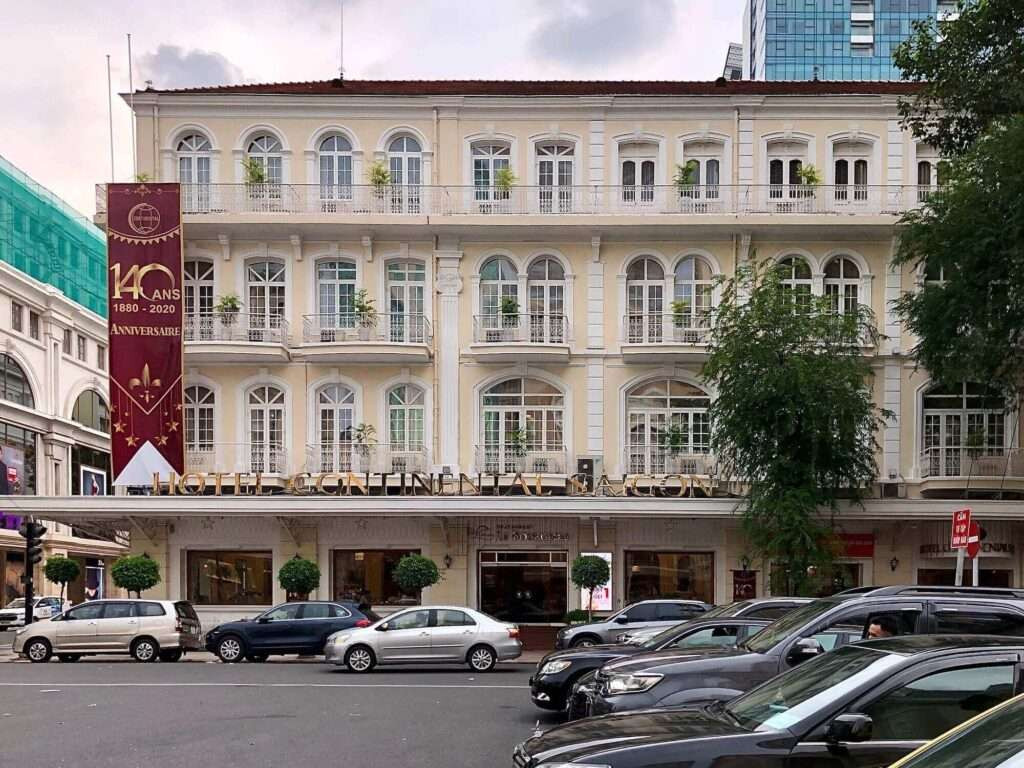 Biển kỷ niệm 140 năm thành lập Hotel Continental Saigon, một trong những khách sạn 5 sao ở Sài Gòn có lịch sử lâu đời.