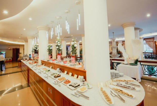 Buffet sáng phong phú tại Khách sạn Palace Vũng Tàu